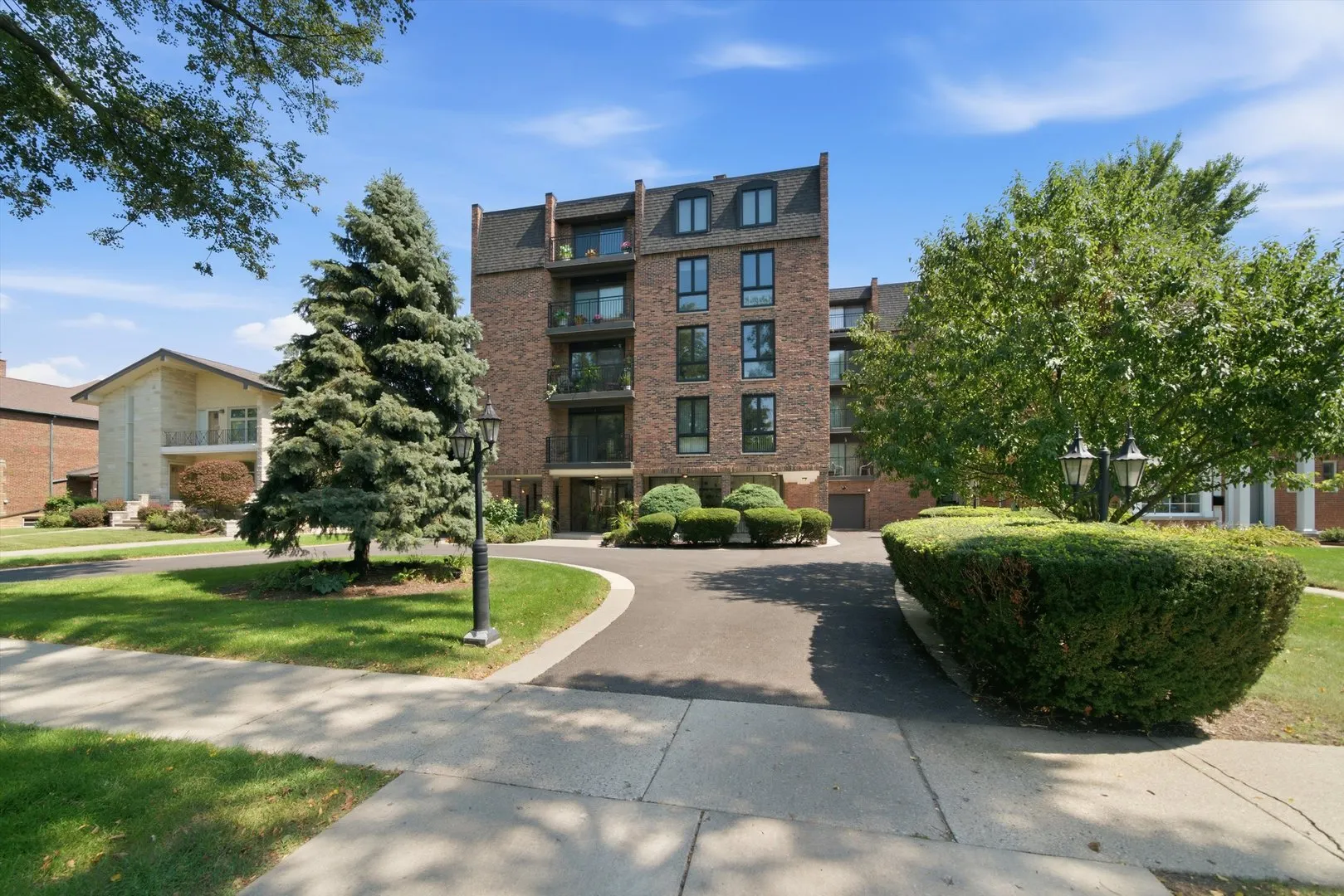 1417 BONNIE BRAE Place IL #2A