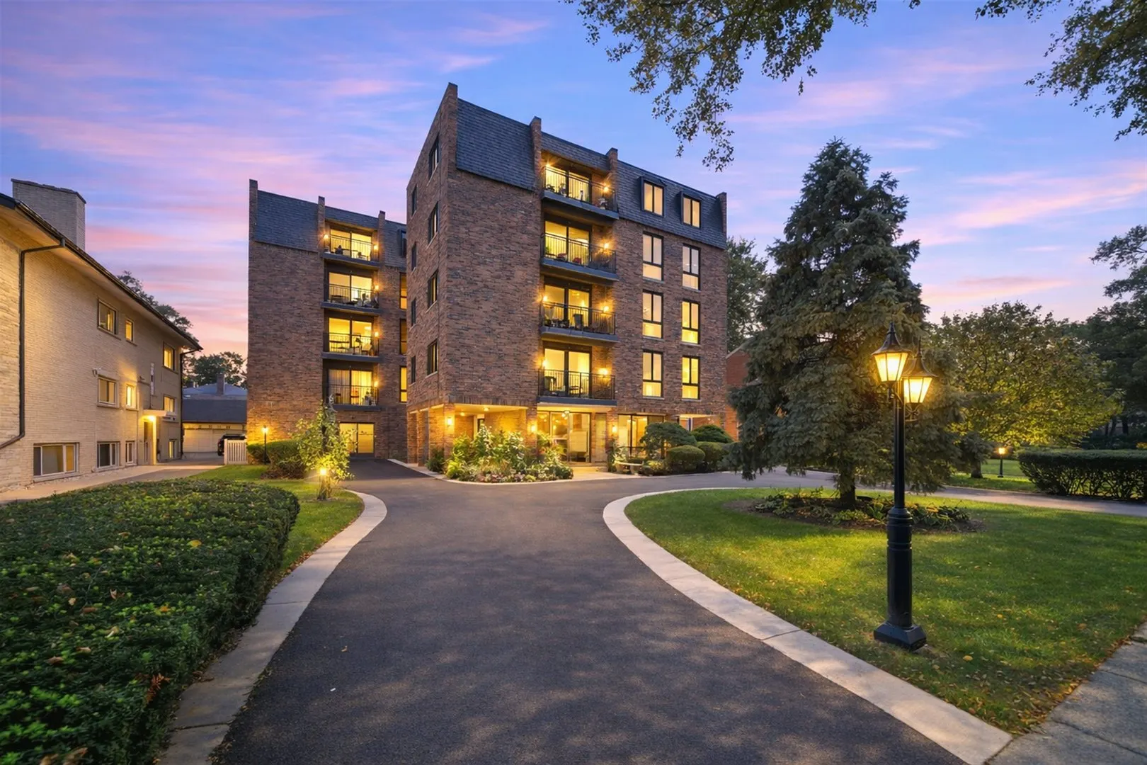 1417 BONNIE BRAE Place IL #2A