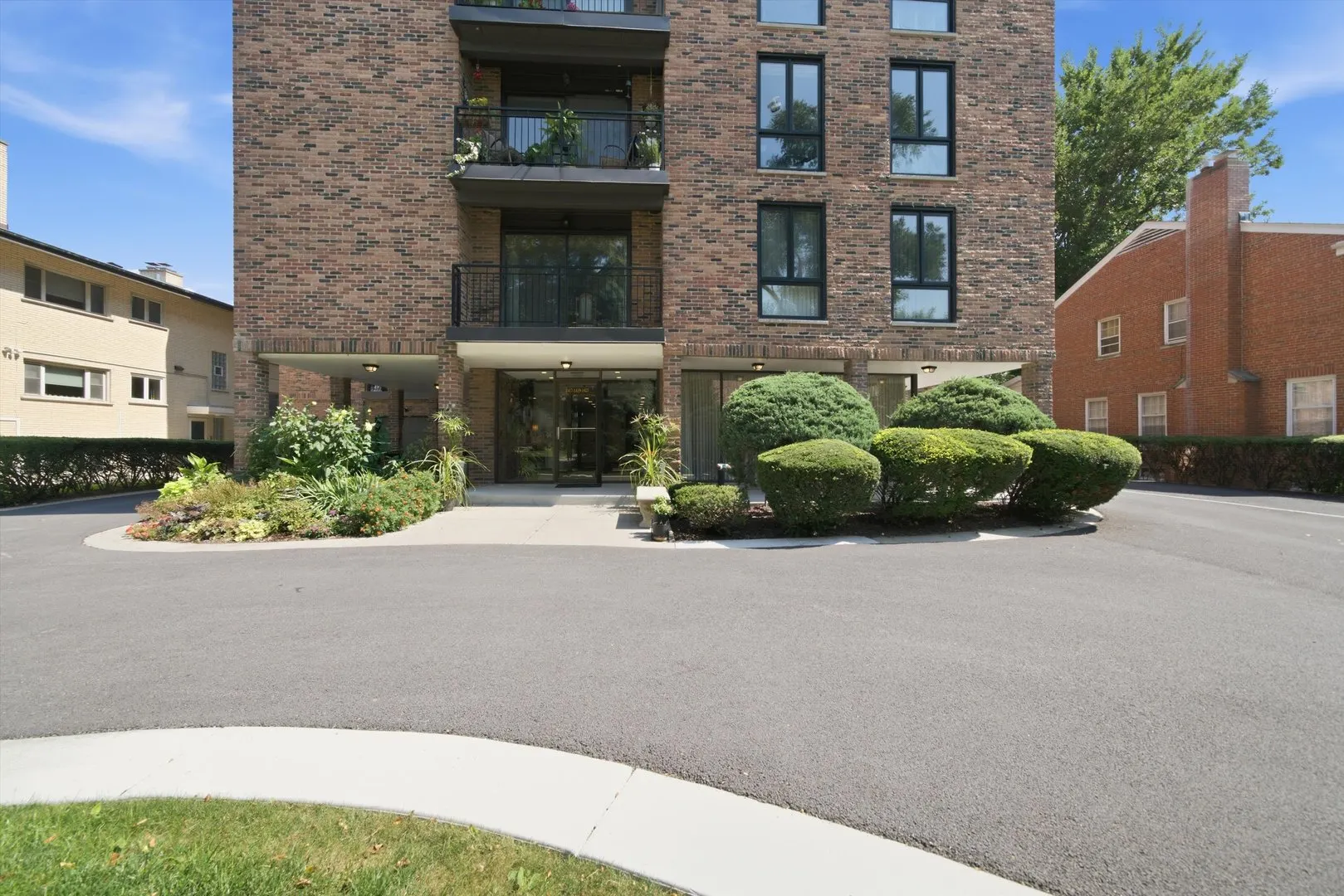 1417 BONNIE BRAE Place IL #2A