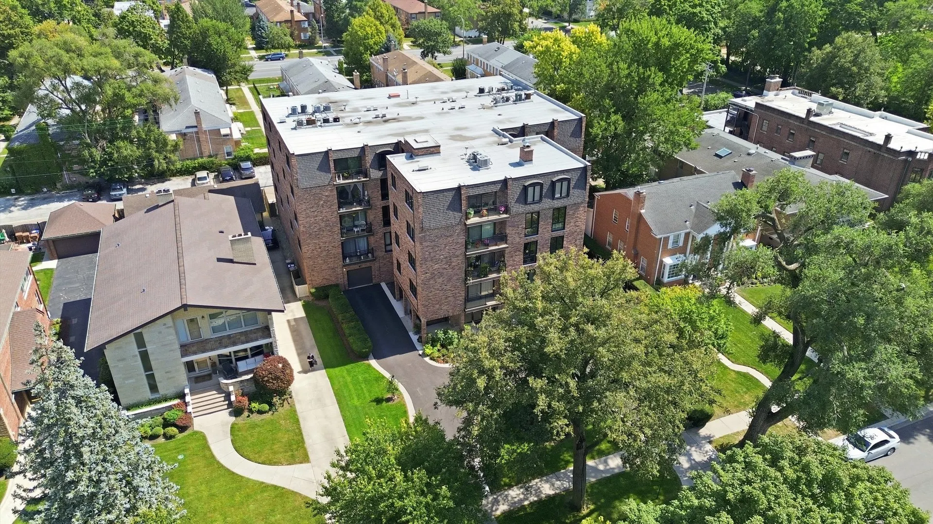 1417 BONNIE BRAE Place IL #2A