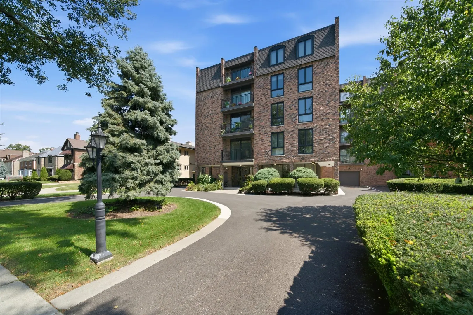 1417 BONNIE BRAE Place IL #2A