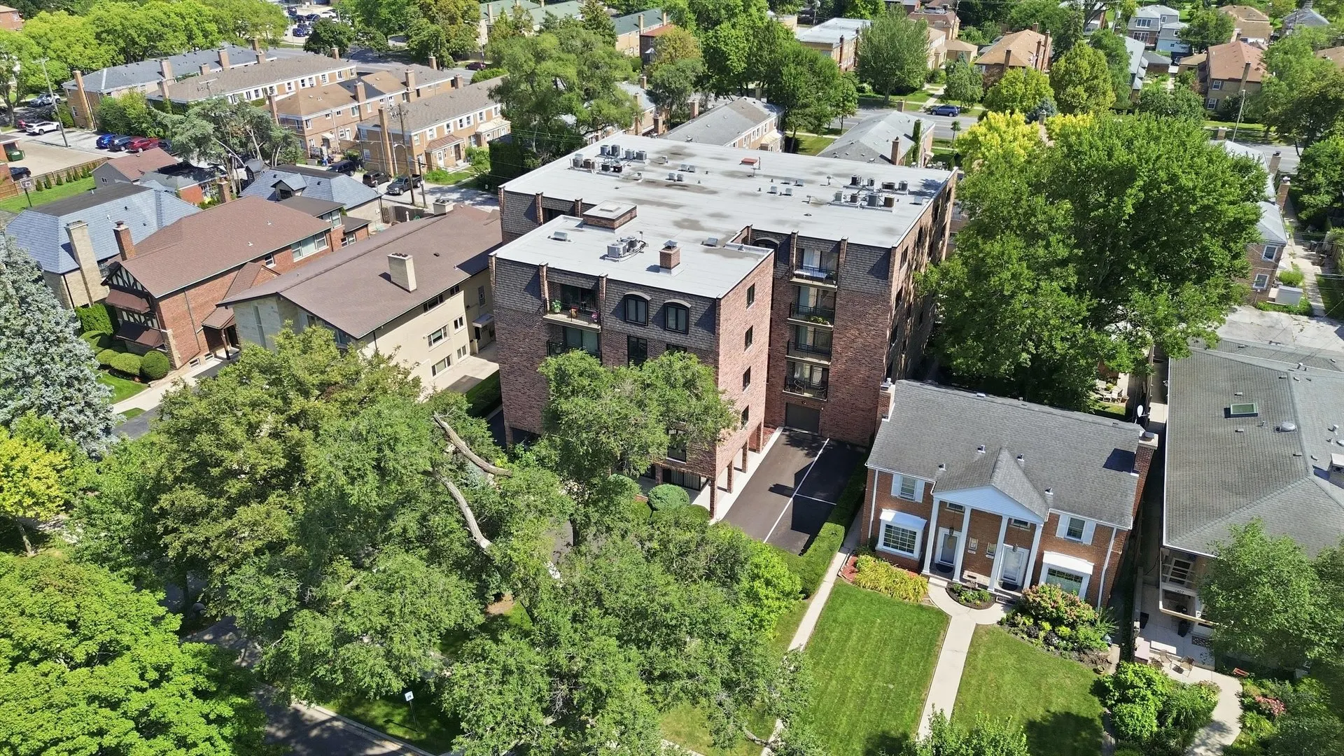 1417 BONNIE BRAE Place IL #2A