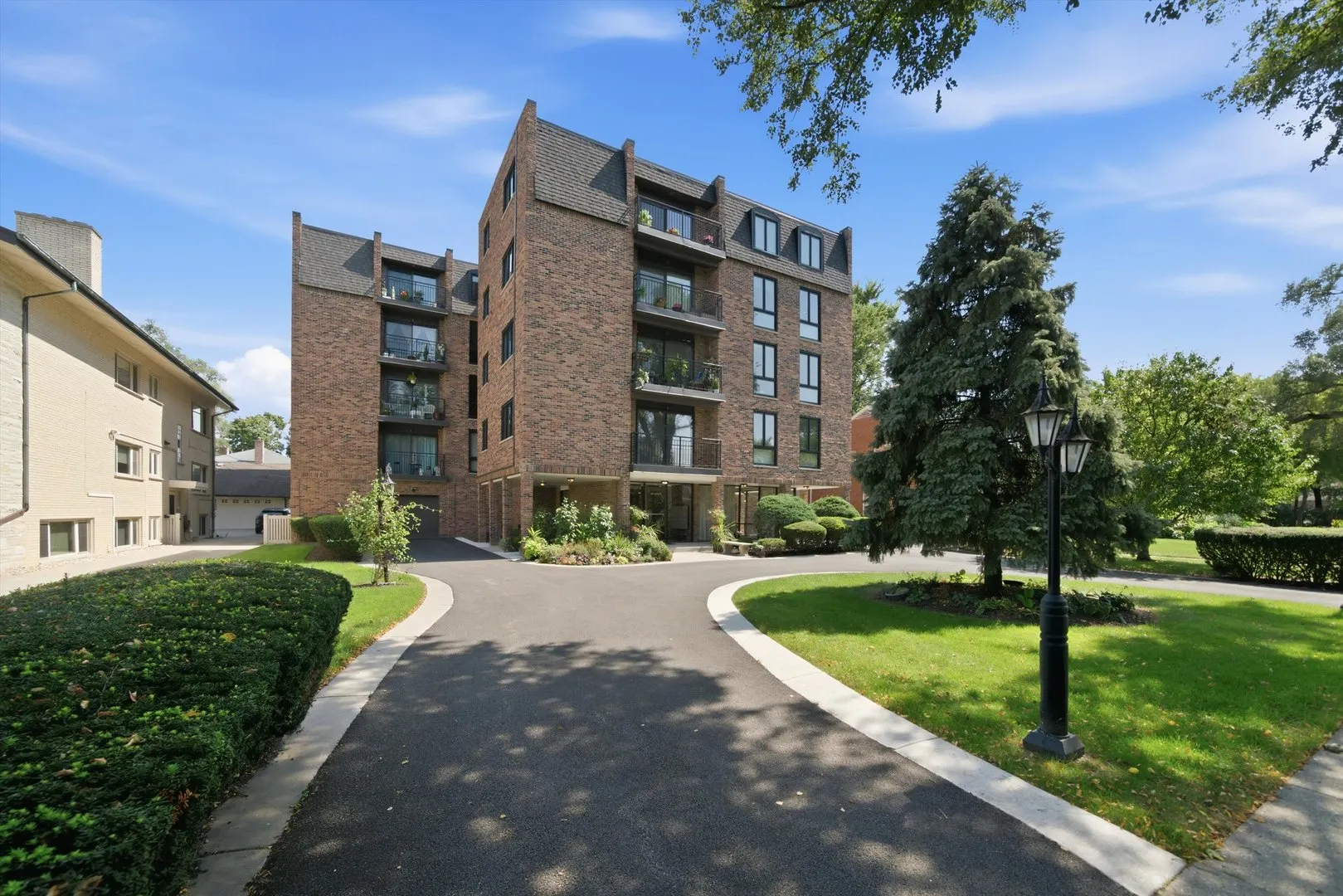 1417 BONNIE BRAE Place IL #2A