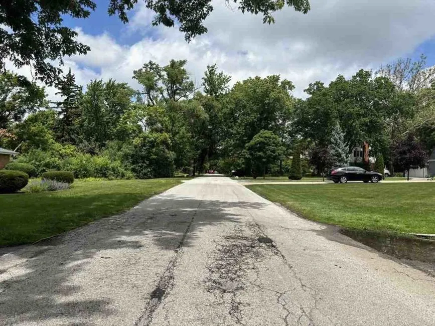 1430 Brassie Avenue IL