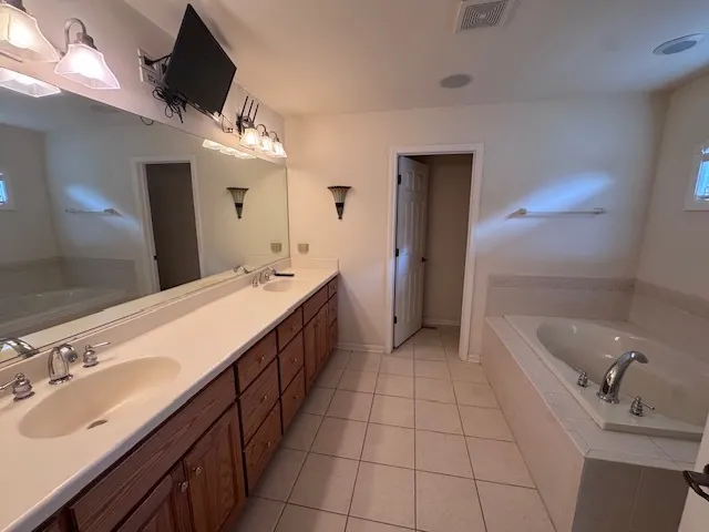 6407 Emerald Court IL