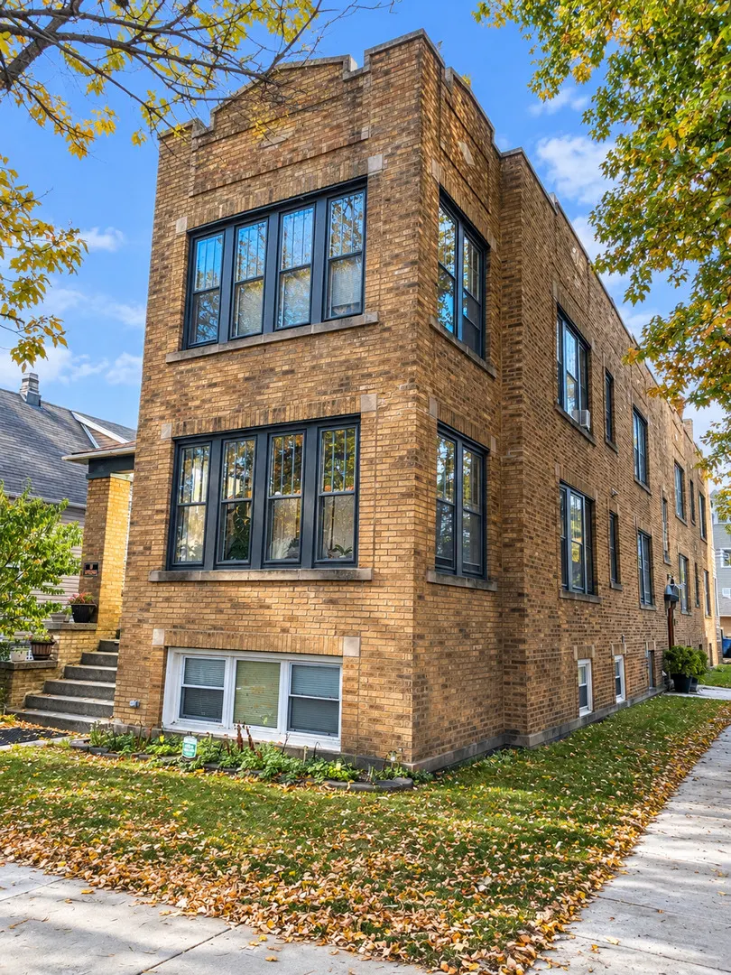 4309 W Cornelia Street IL #1R