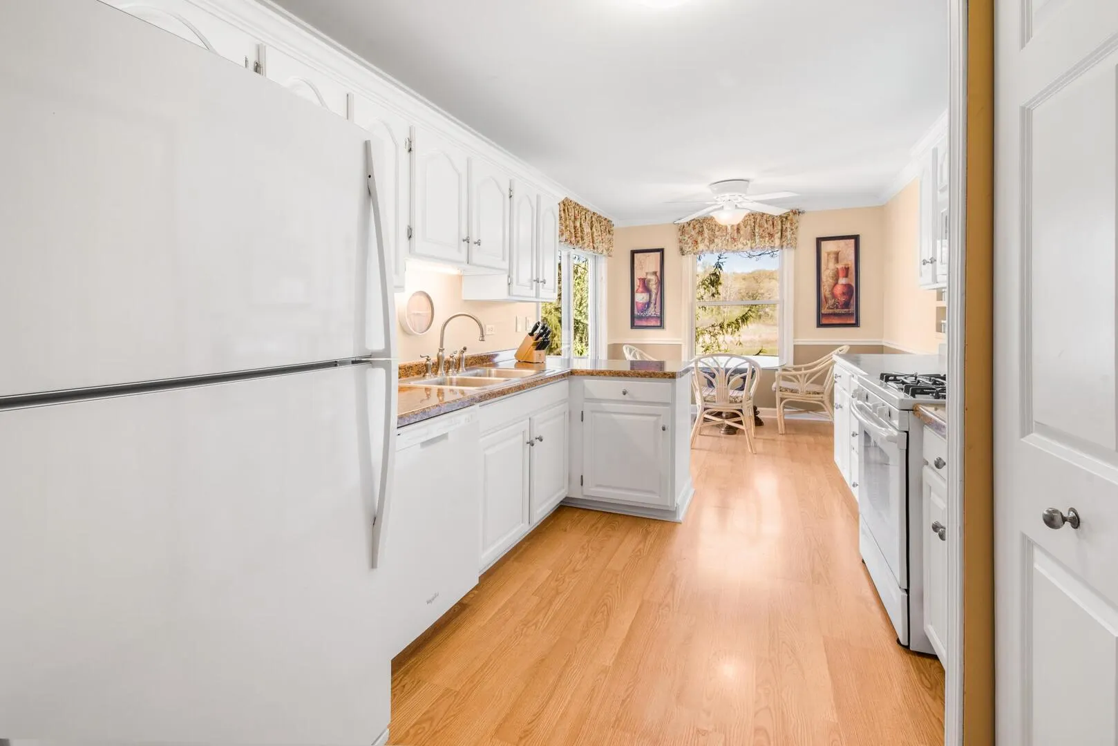 27w710 Windermere Road IL #3206