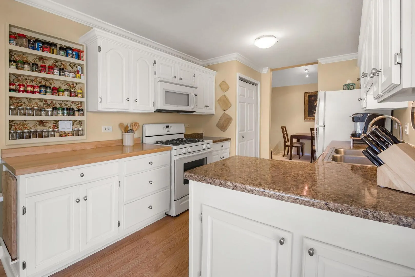 27w710 Windermere Road IL #3206