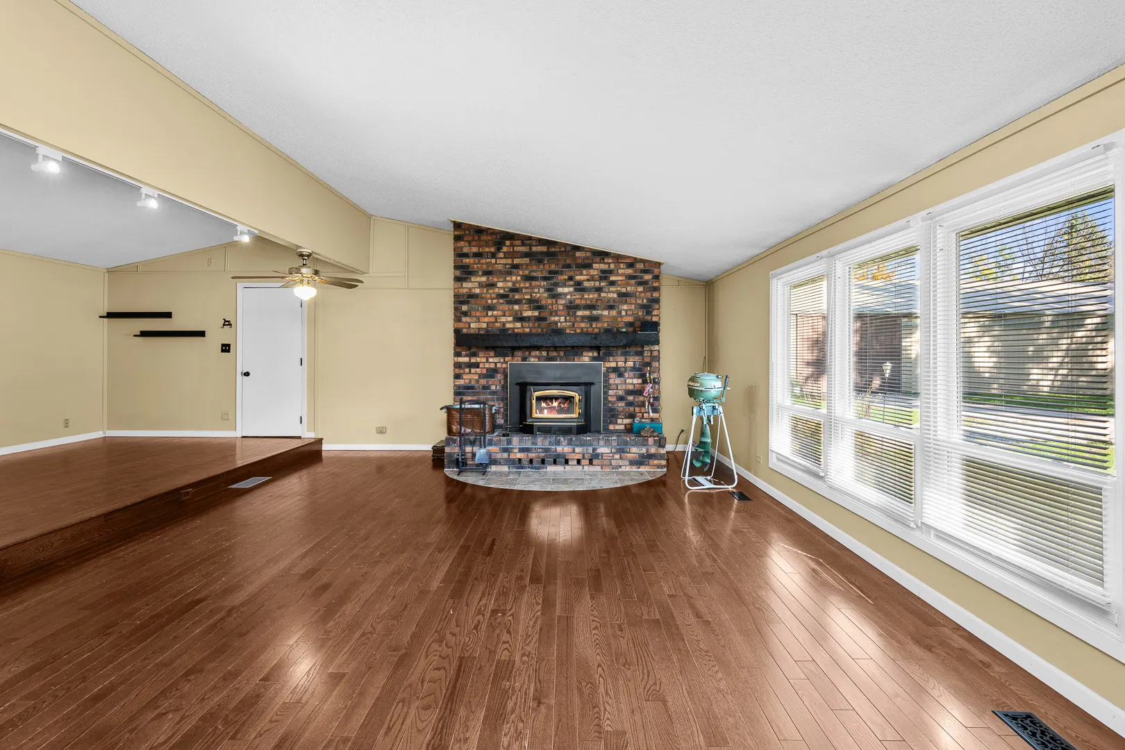 9910 207th Street W IL