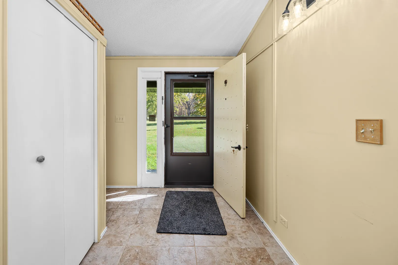 9910 207th Street W IL
