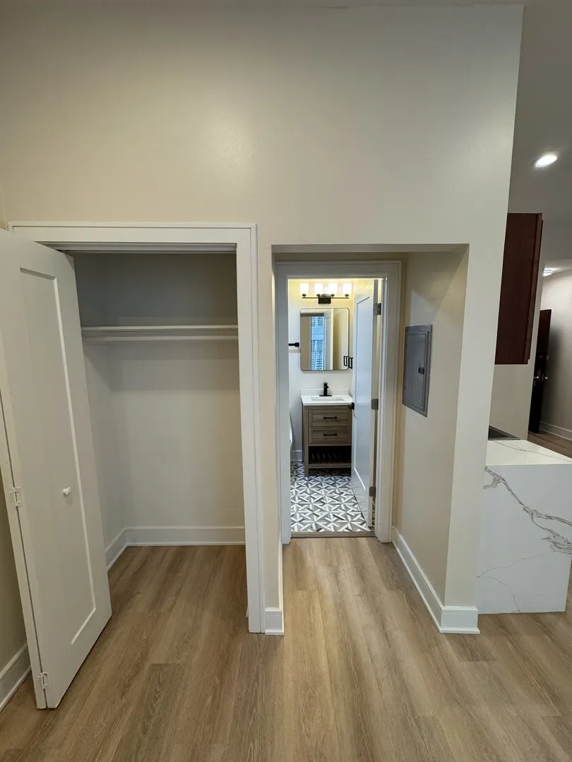 444 N State Street IL #3E