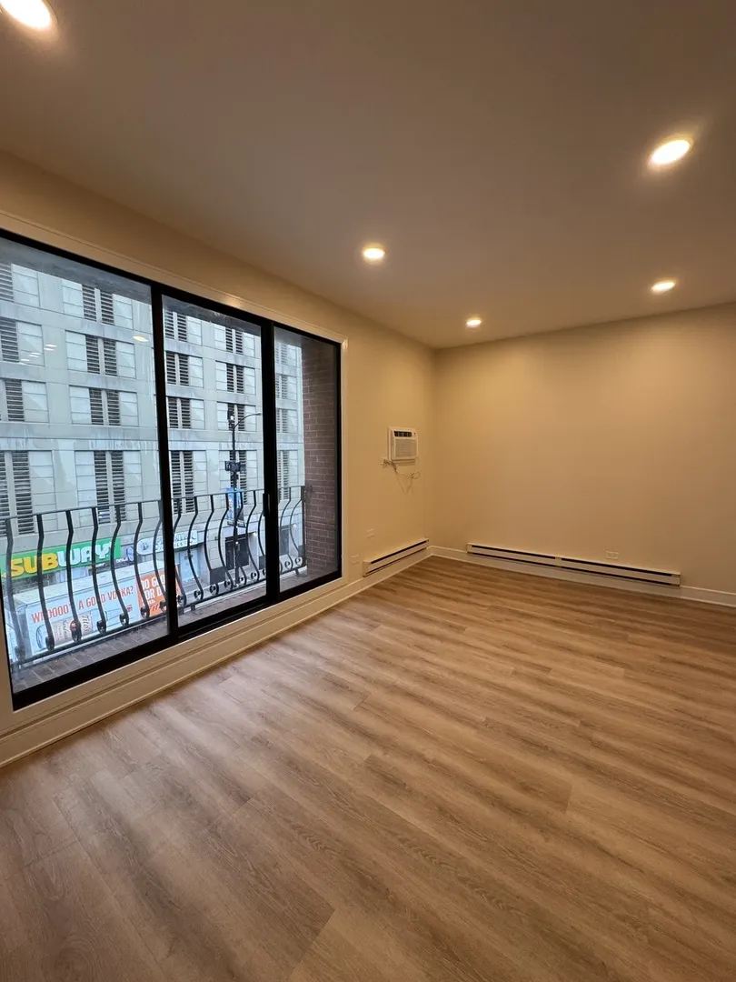 444 N State Street IL #3E