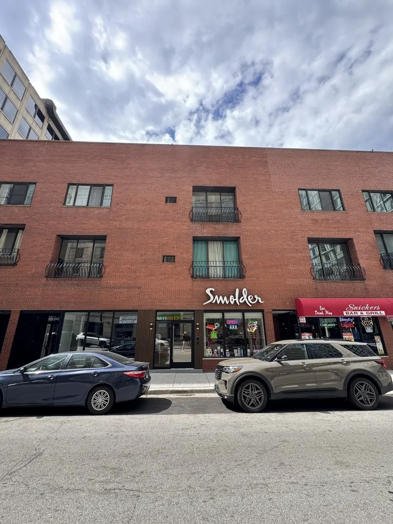 444 N State Street IL #3E