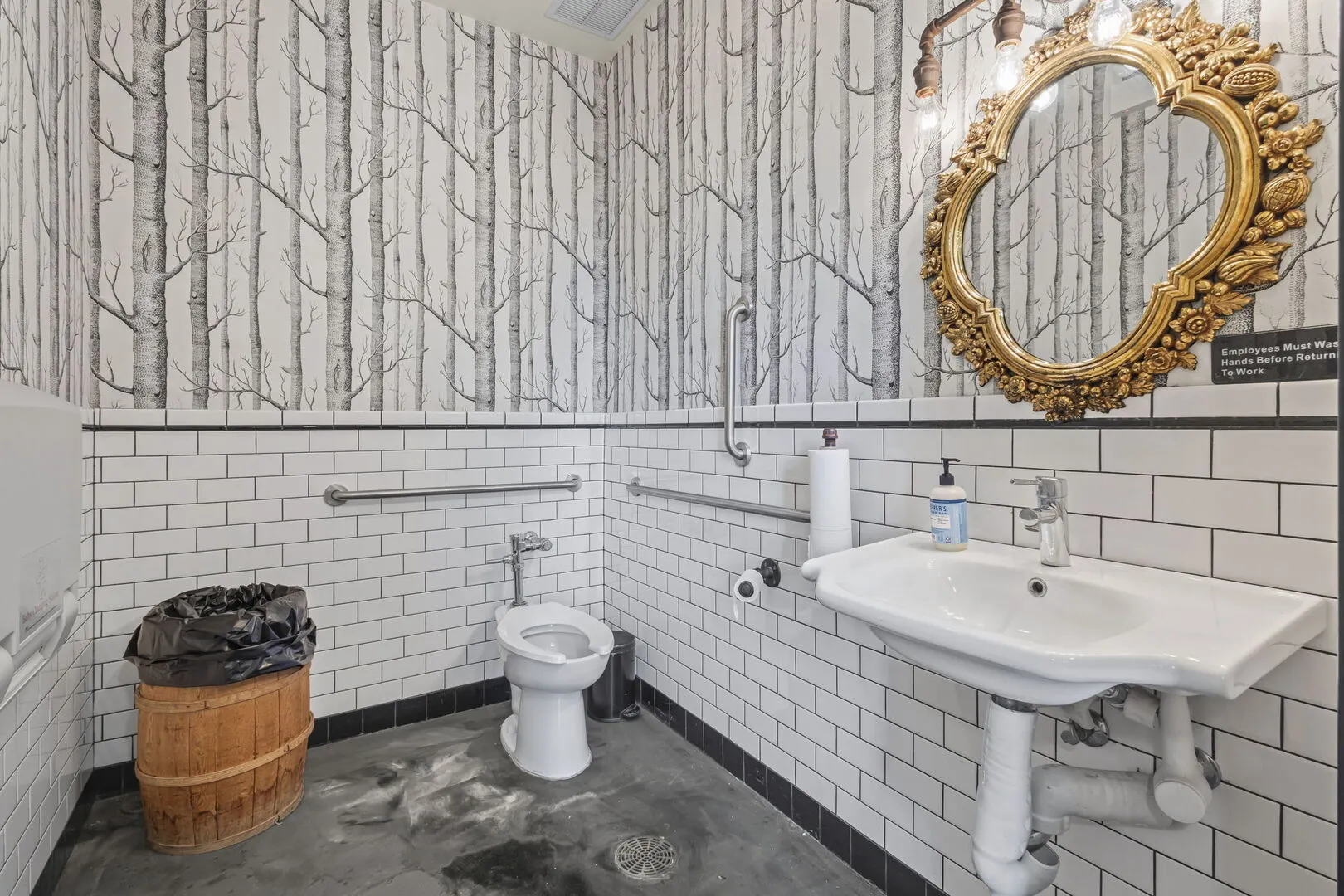 2500 W Chicago Avenue IL