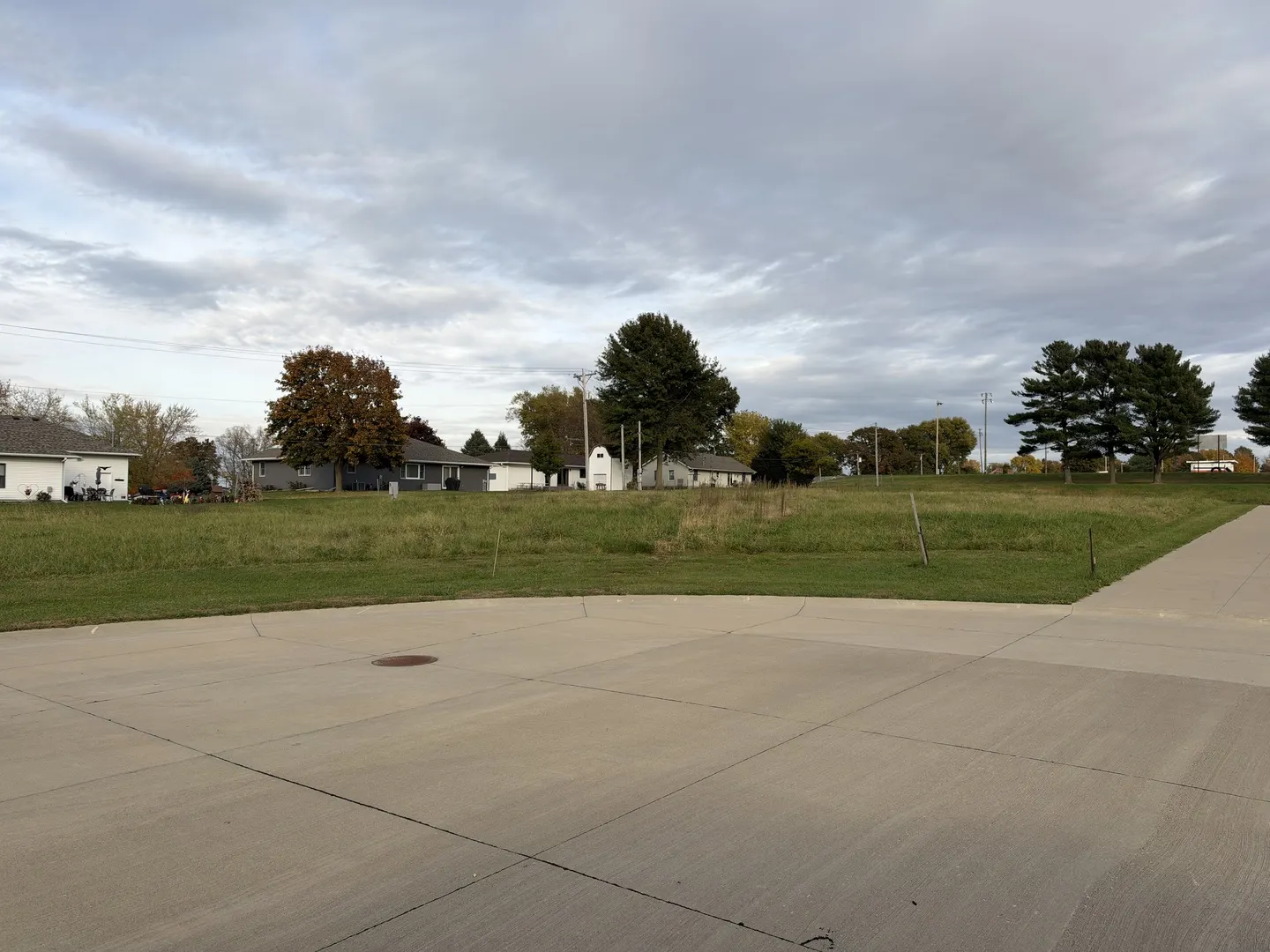 562 Marvin Lane IA