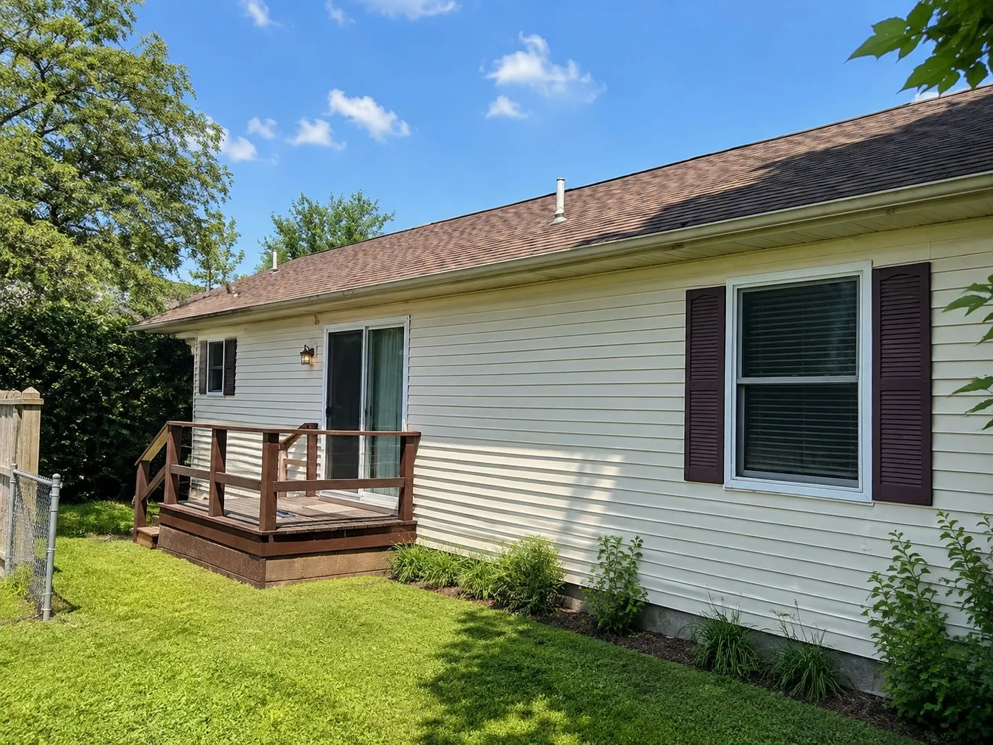 105 W Willow Street IL