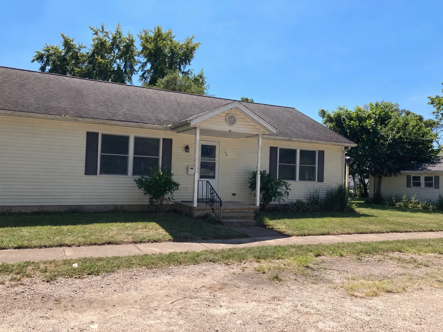 105 W Willow Street IL