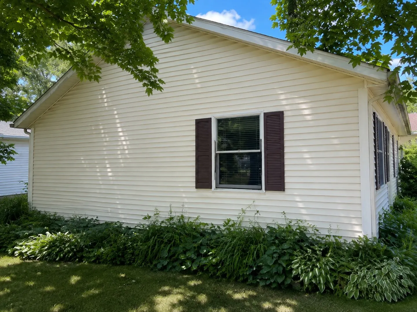 105 W Willow Street IL