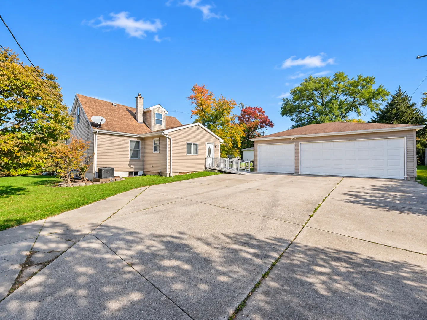 9 E WASHINGTON Street IL