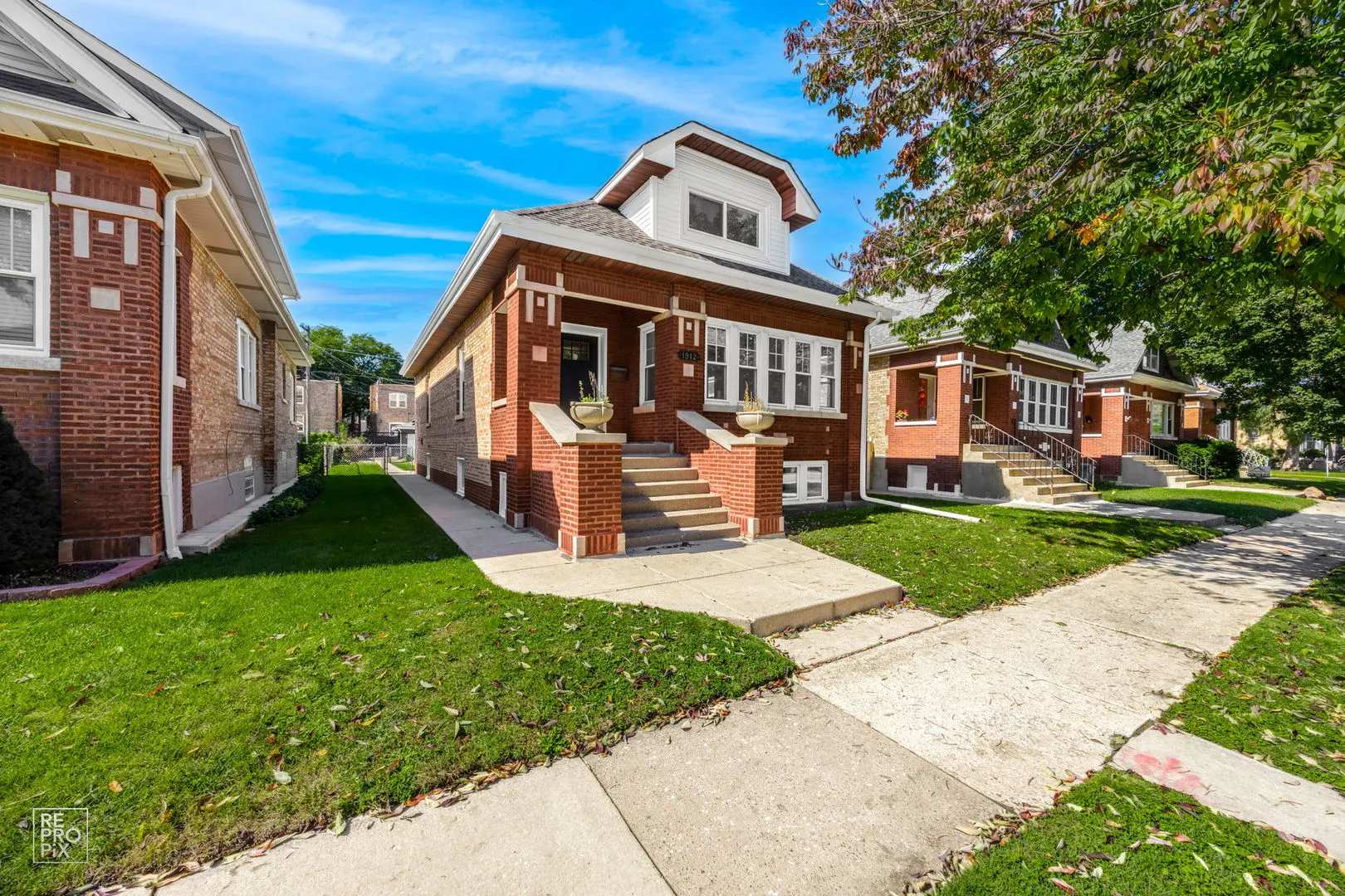 1912 East Avenue IL