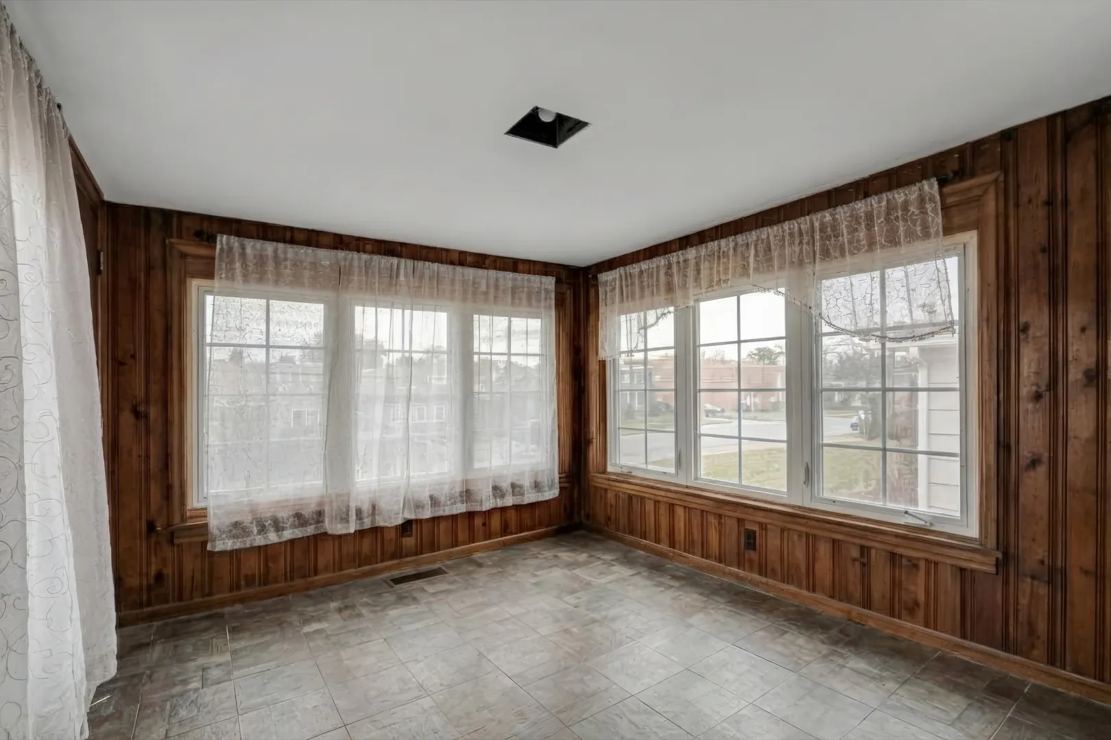 5839 W Eastwood Avenue IL