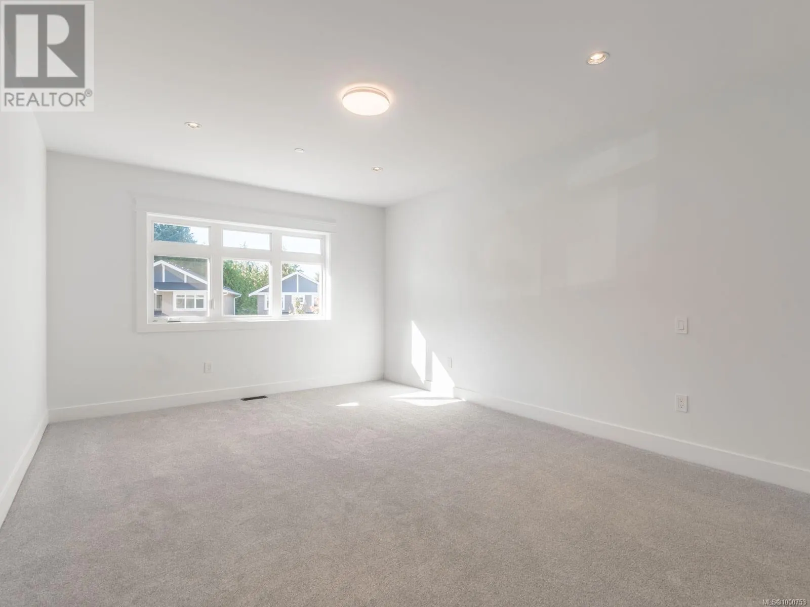 113 5160 Hammond Bay Rd