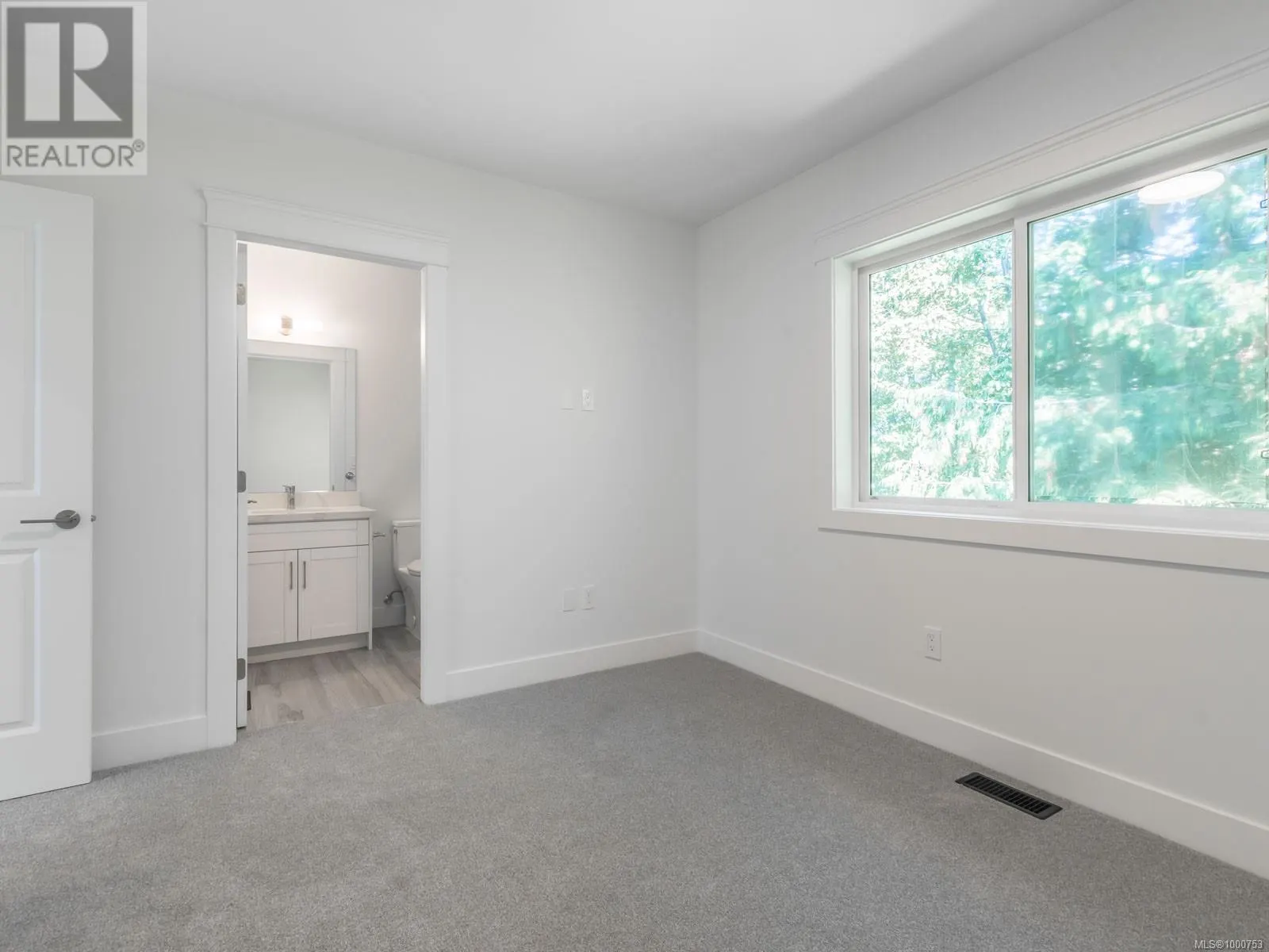 113 5160 Hammond Bay Rd