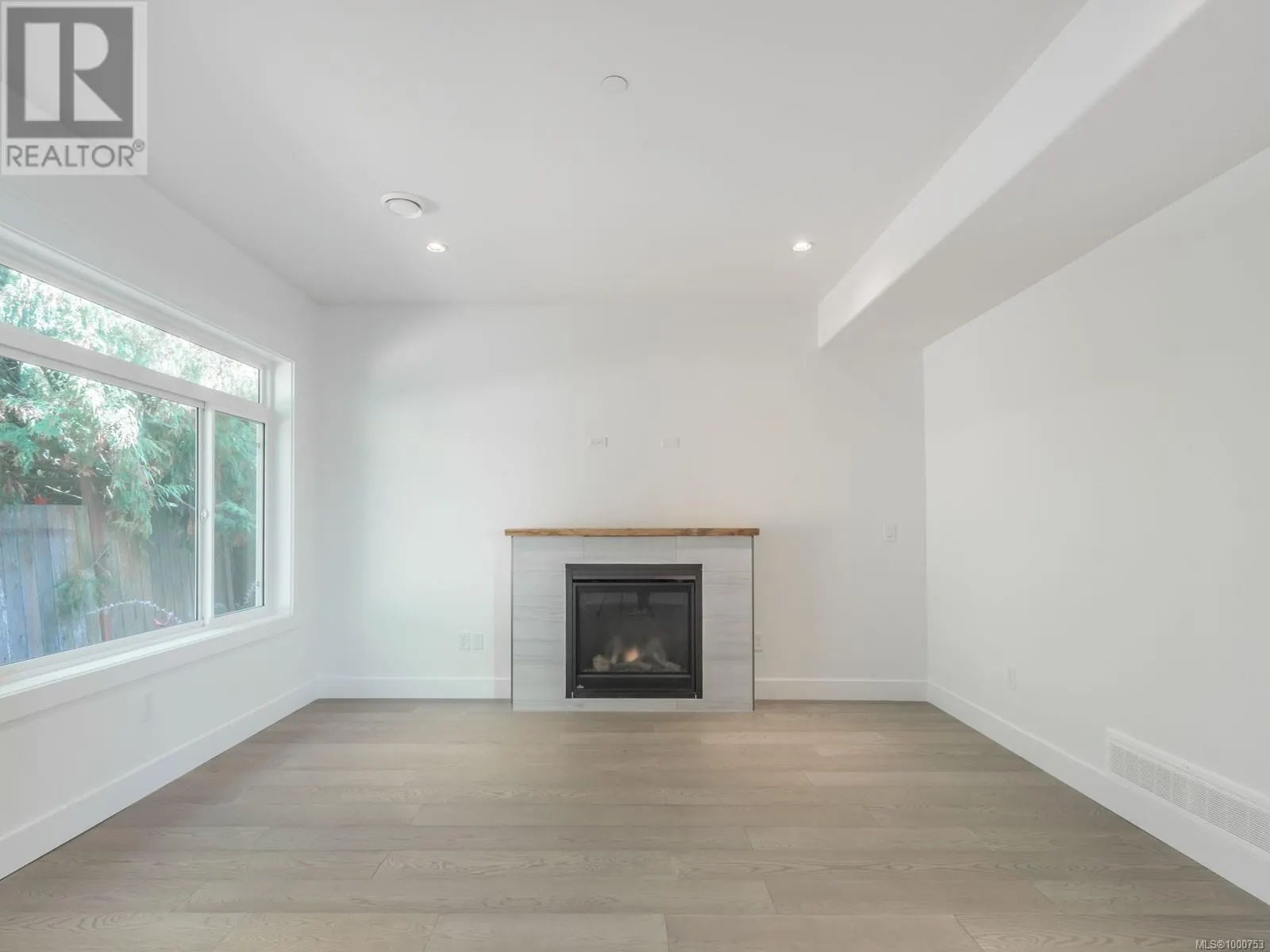 113 5160 Hammond Bay Rd