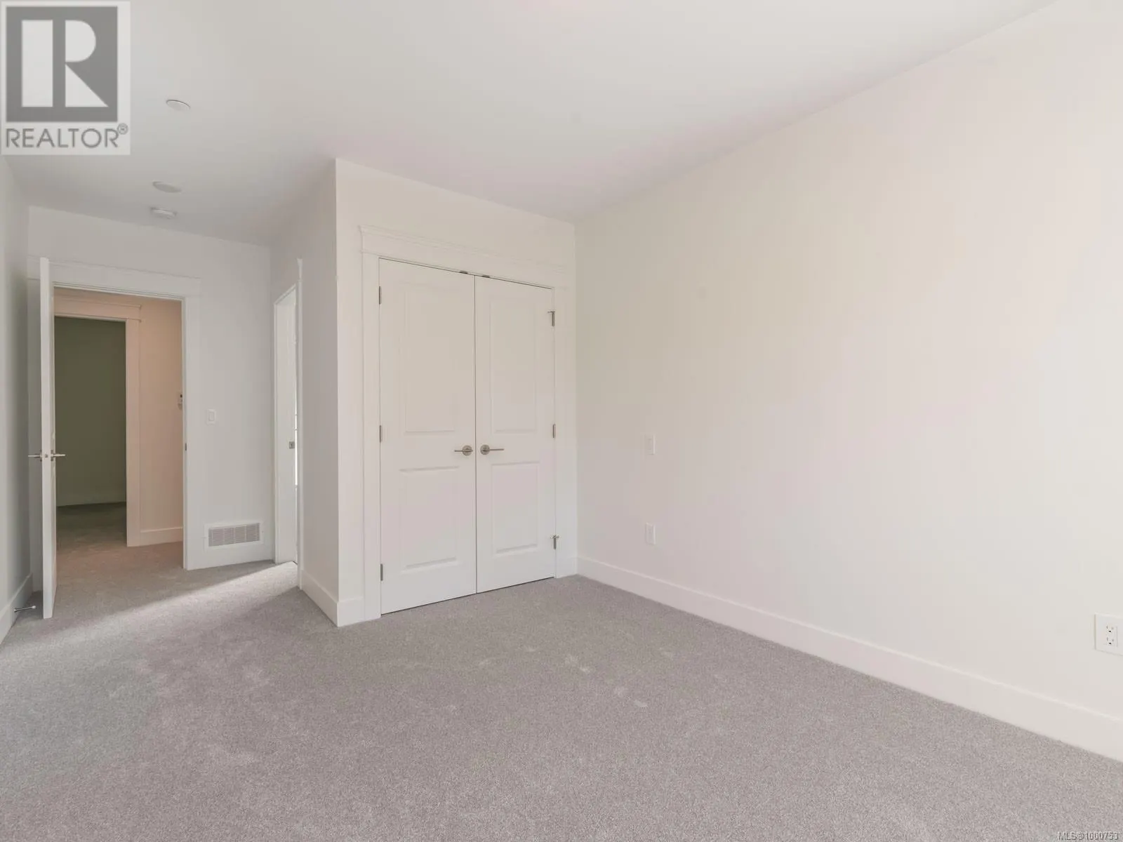 113 5160 Hammond Bay Rd