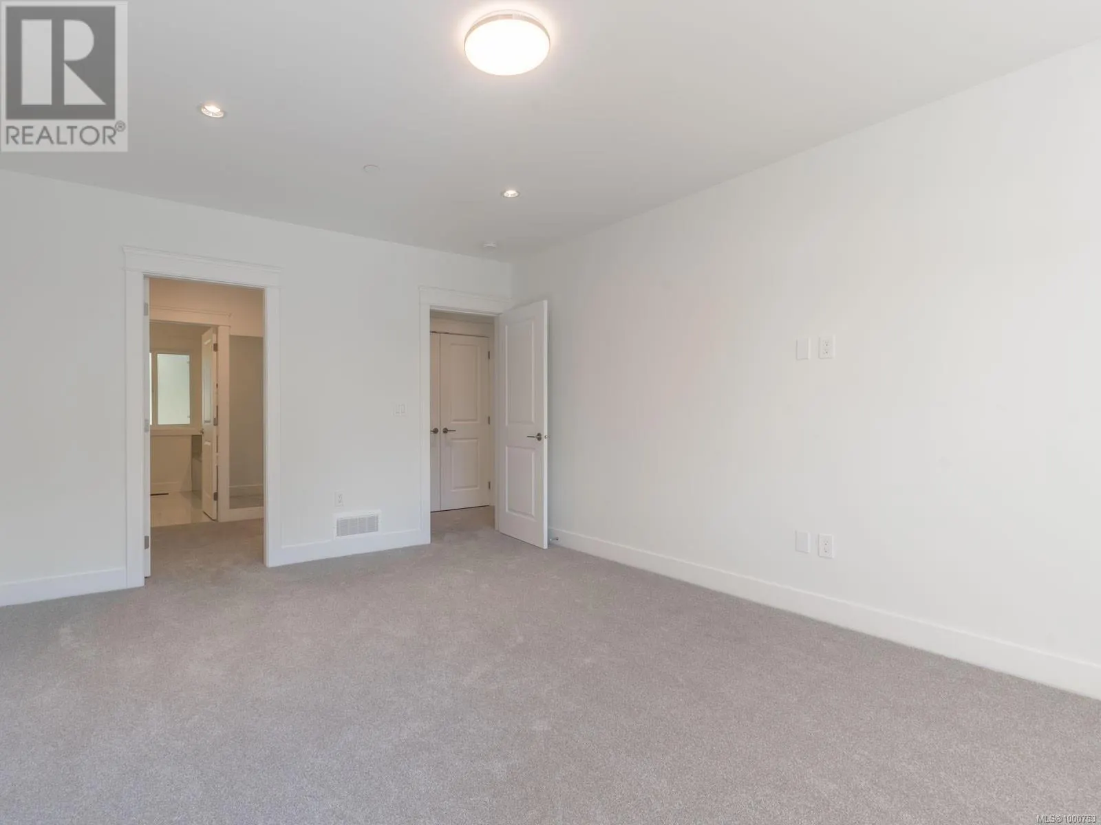 113 5160 Hammond Bay Rd