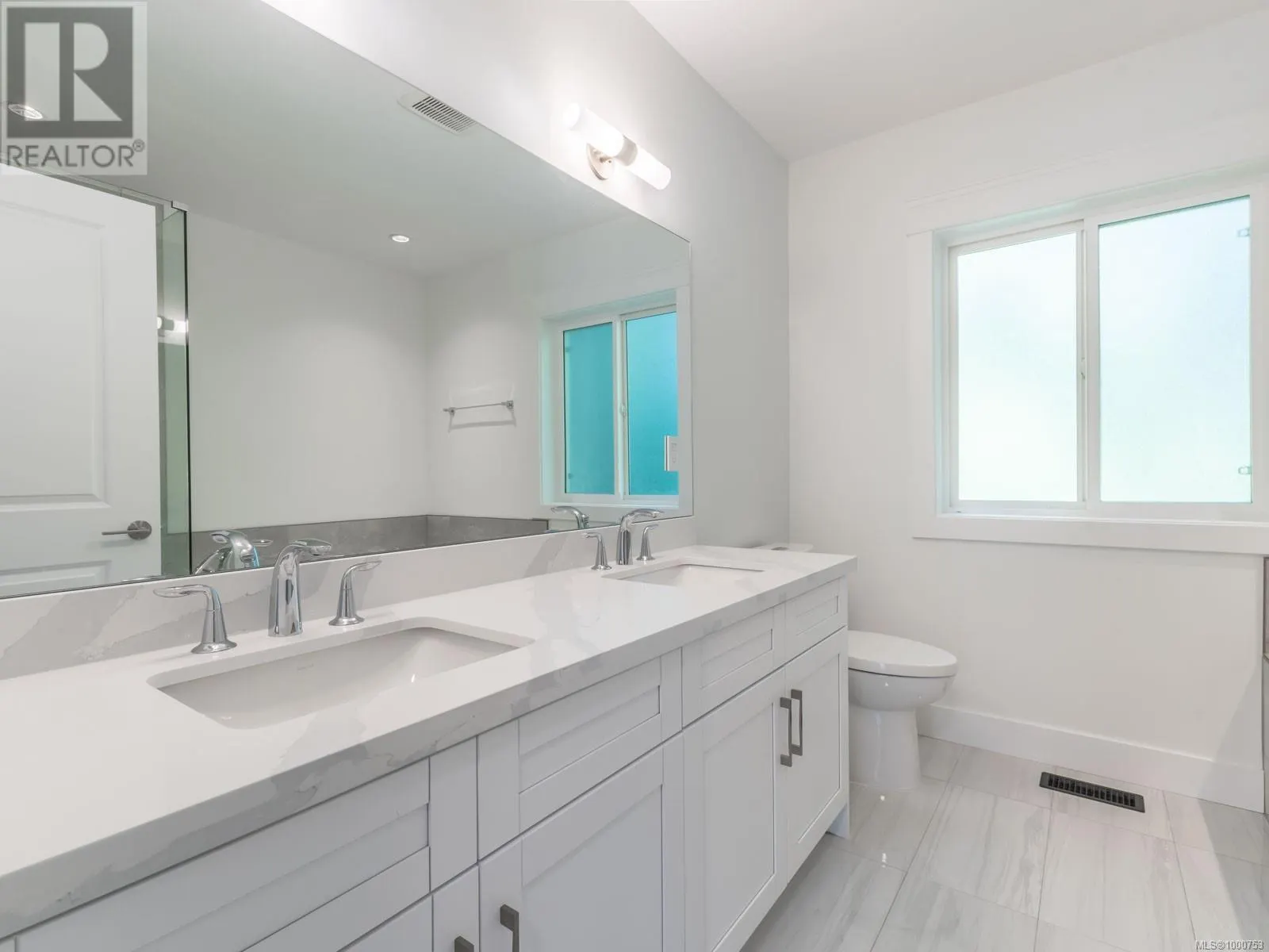 113 5160 Hammond Bay Rd