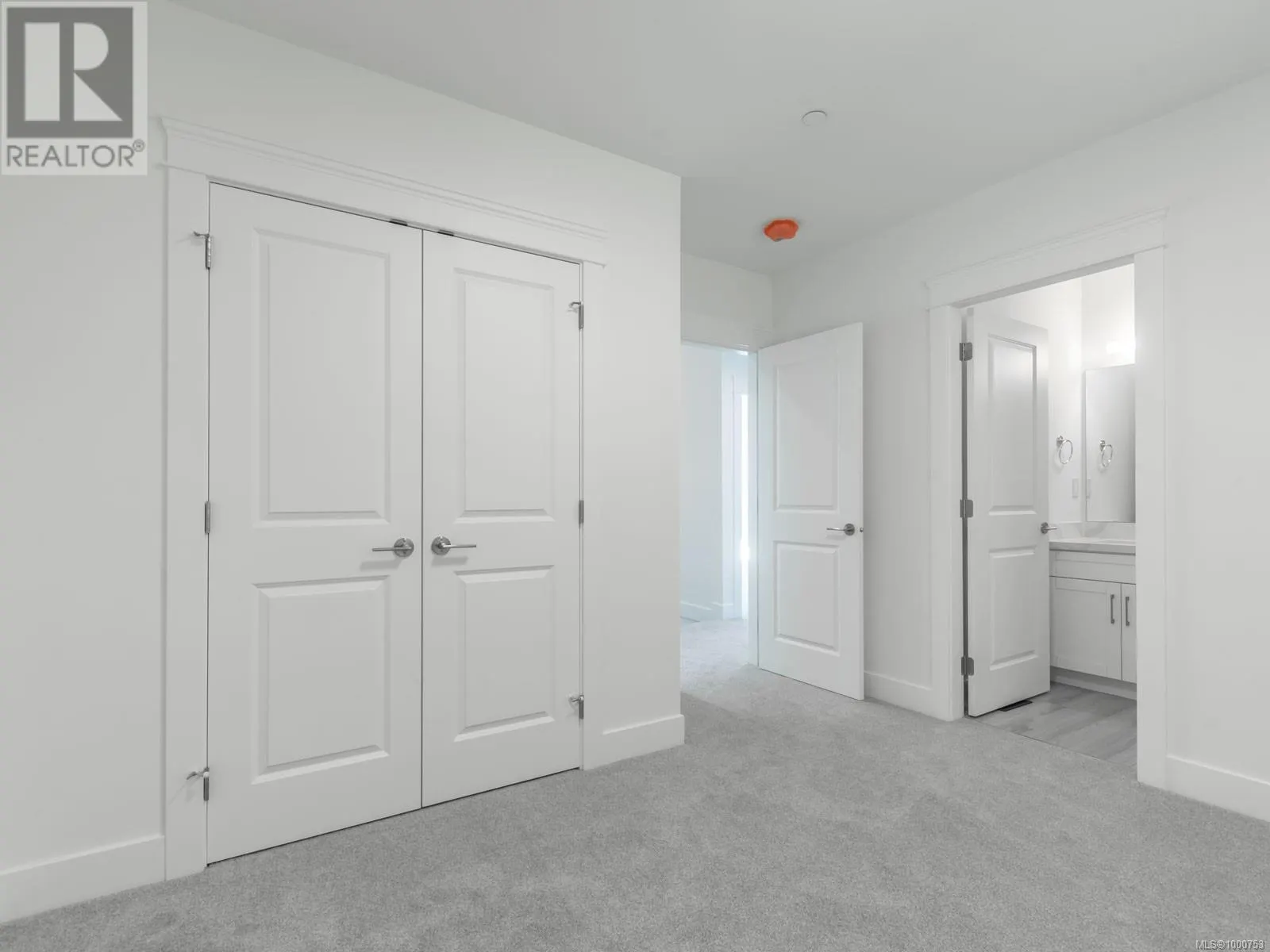 113 5160 Hammond Bay Rd
