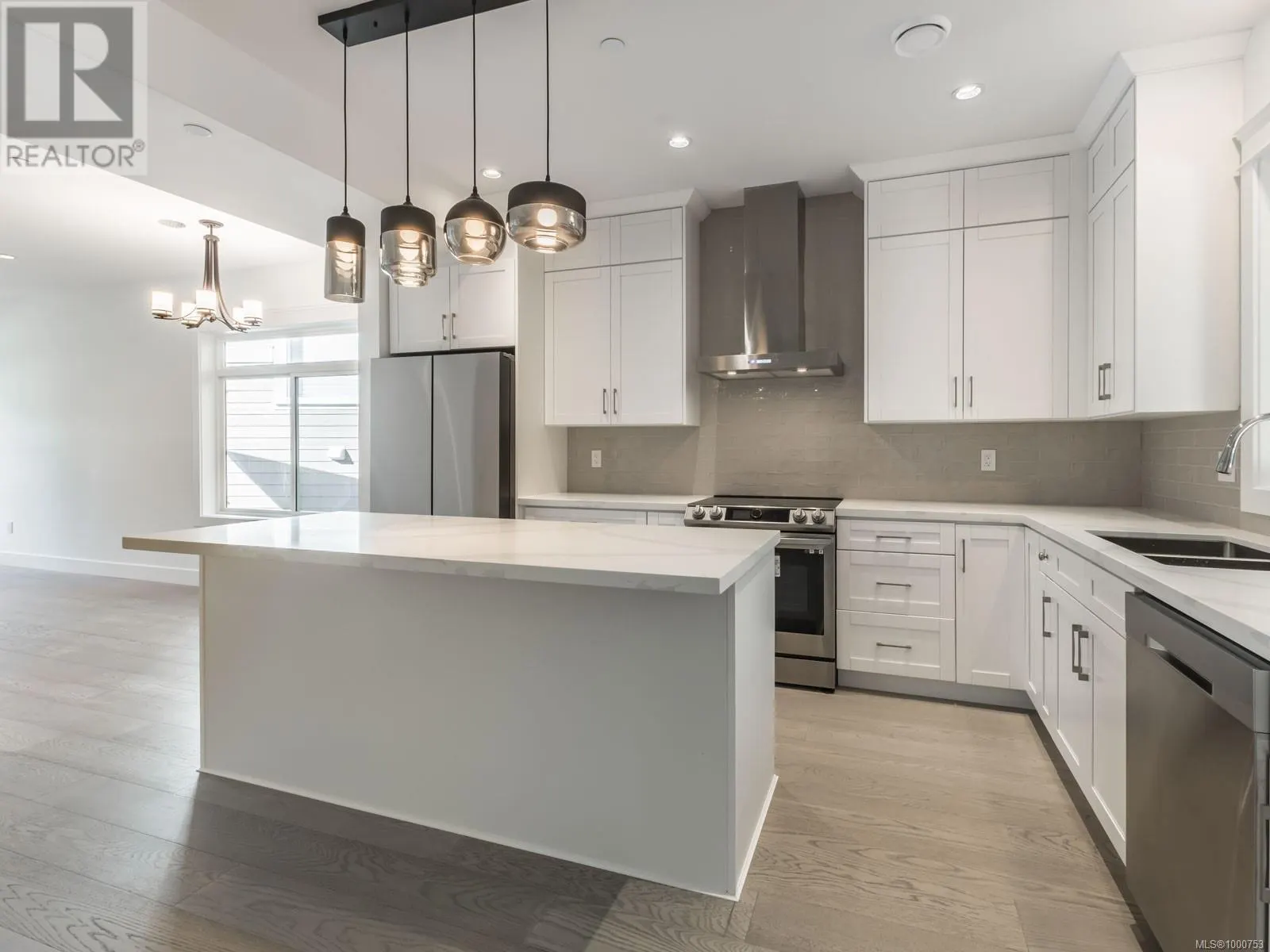 113 5160 Hammond Bay Rd