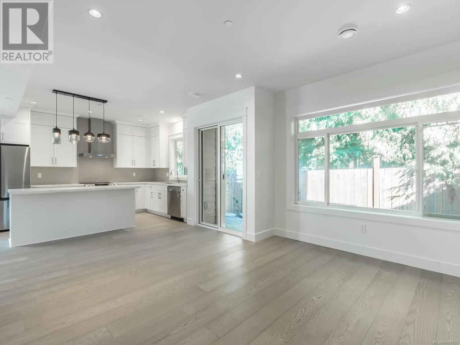 113 5160 Hammond Bay Rd