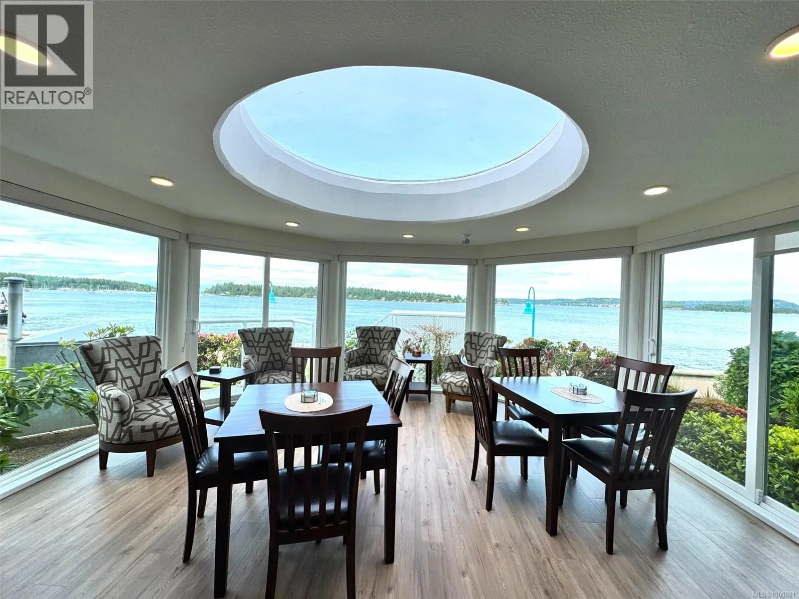 208 150 Promenade Dr