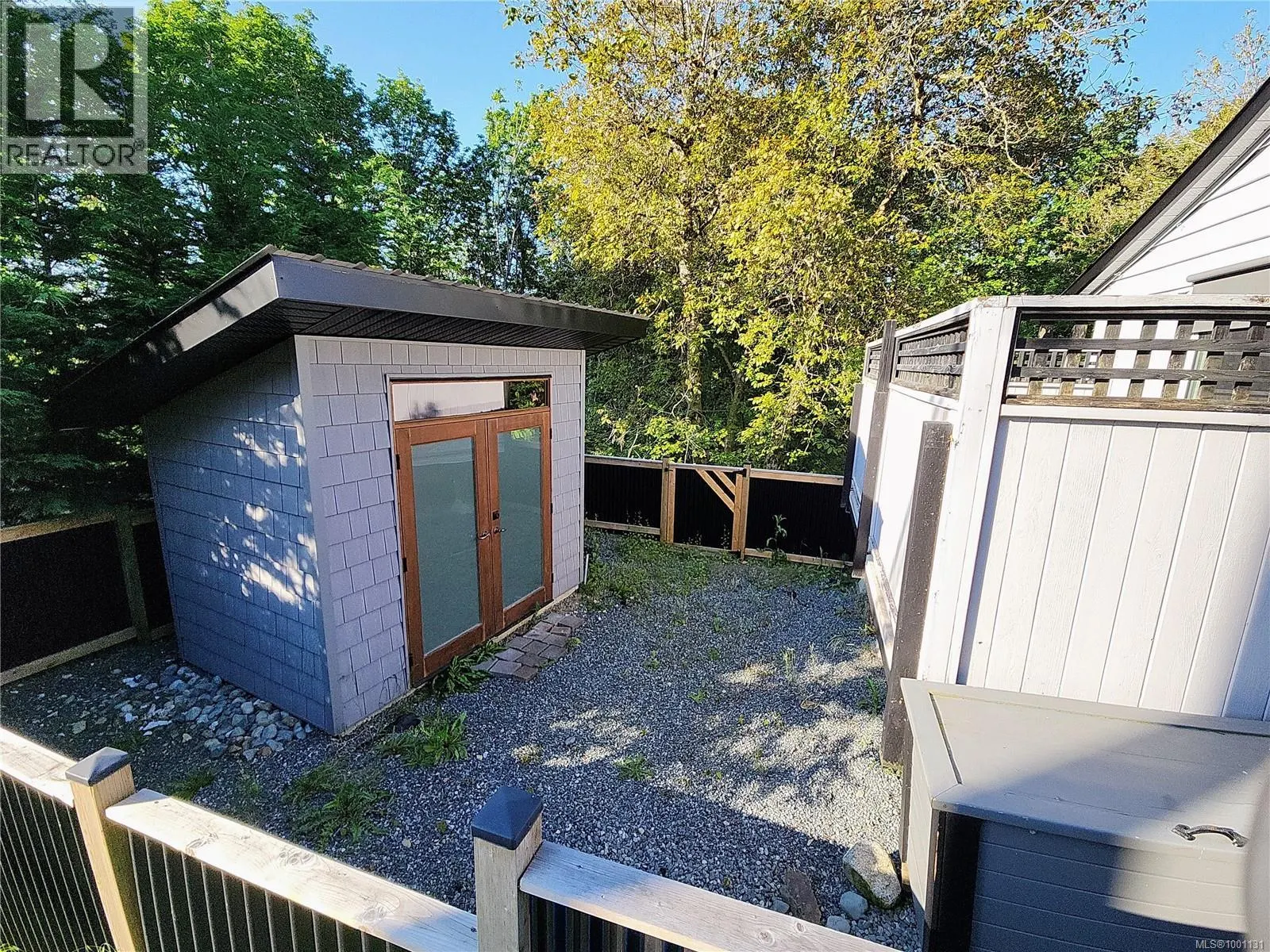 3129 Departure Bay Rd
