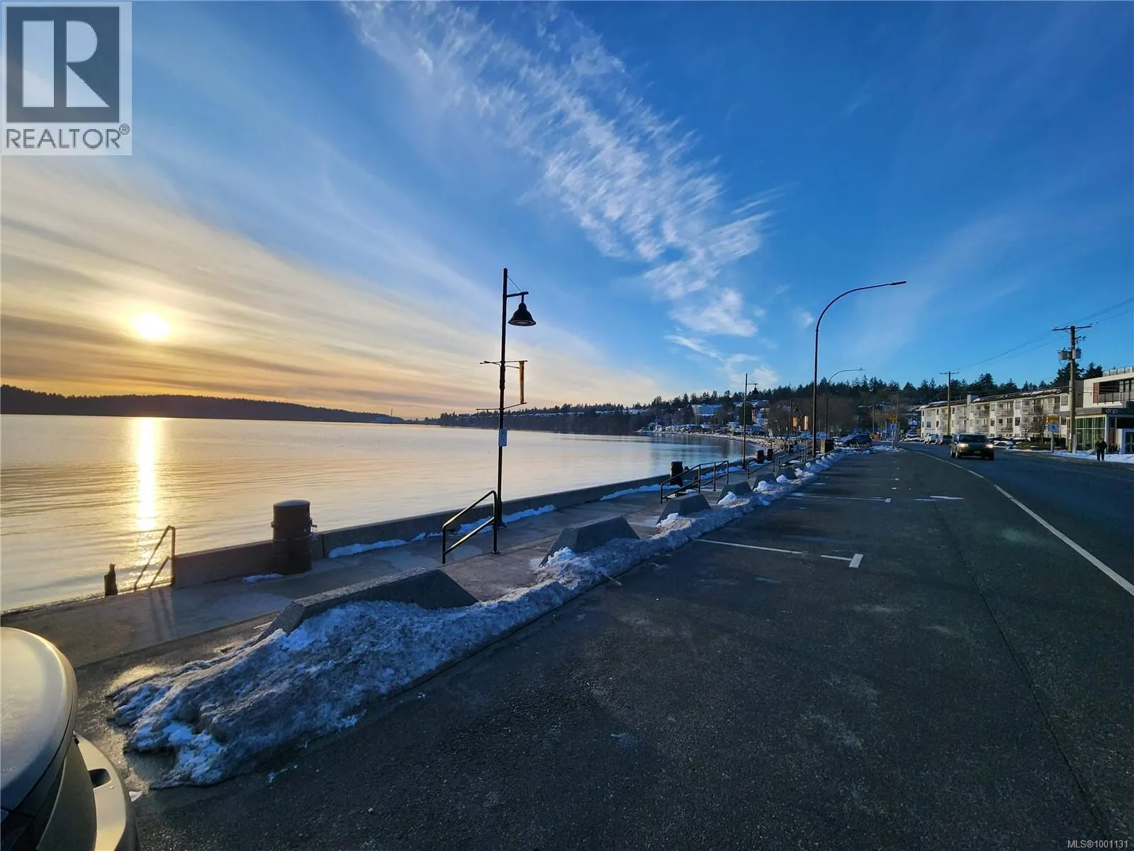 3129 Departure Bay Rd