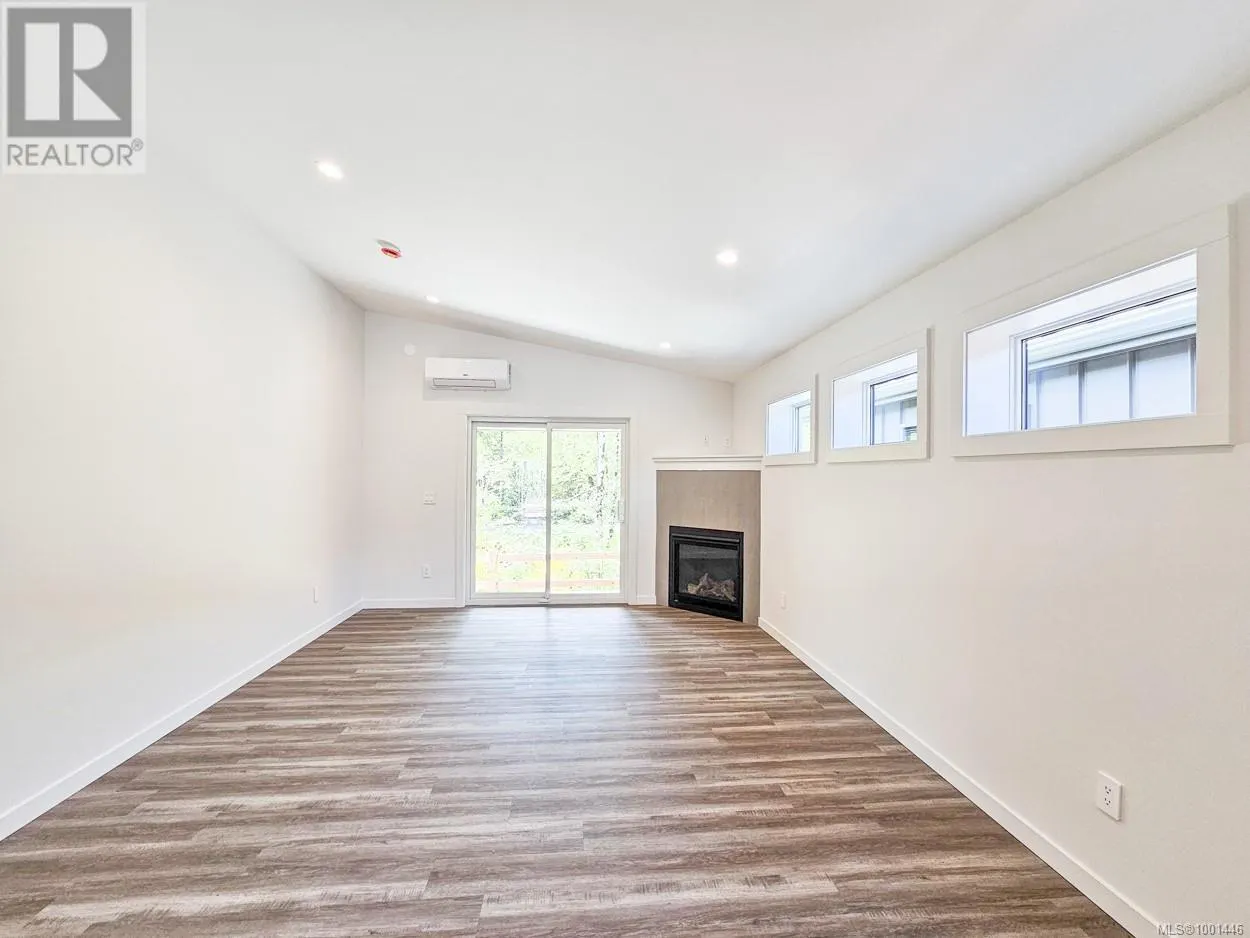 39 3025 Royston Rd