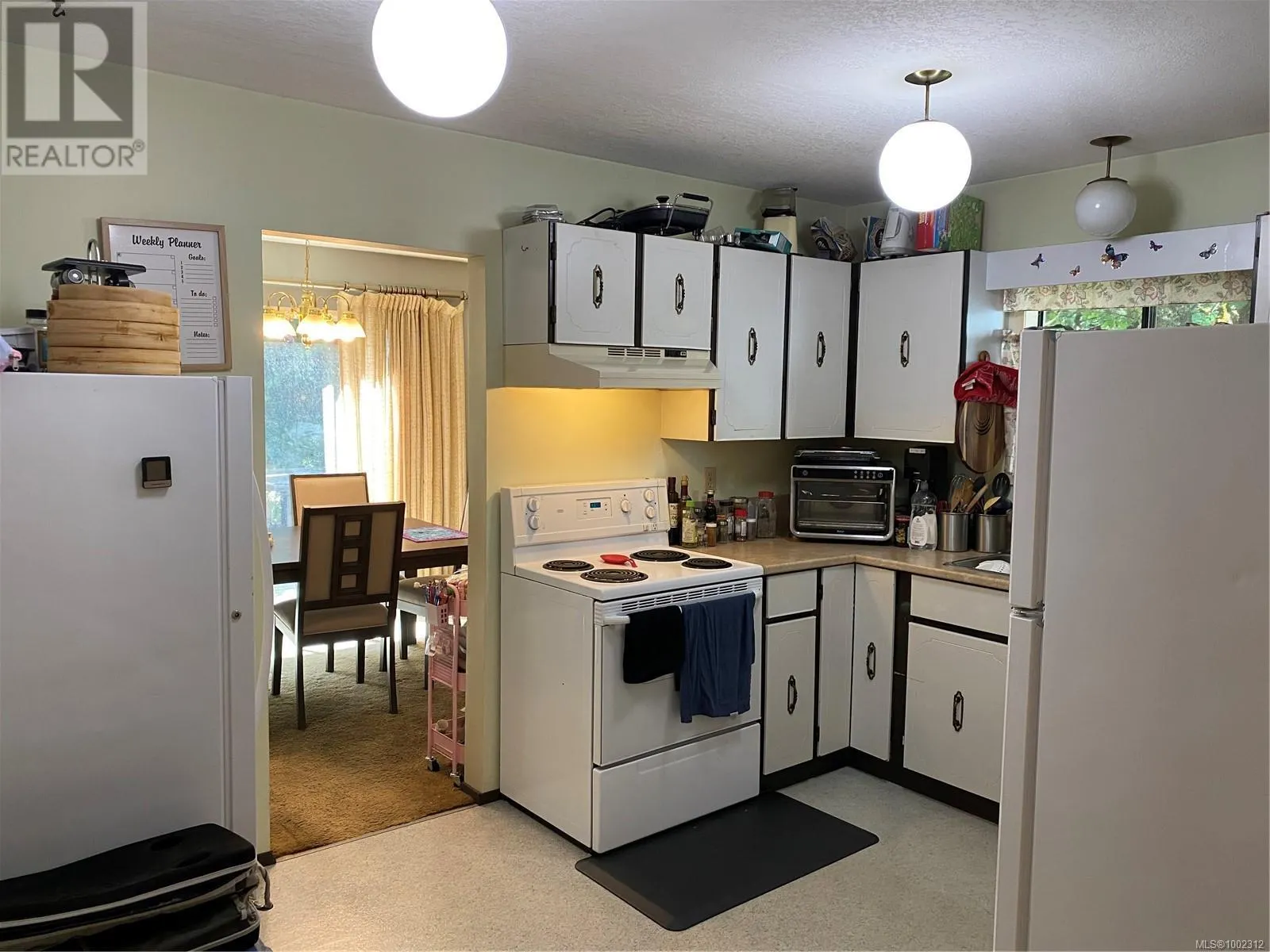 203 Cadboro Pl