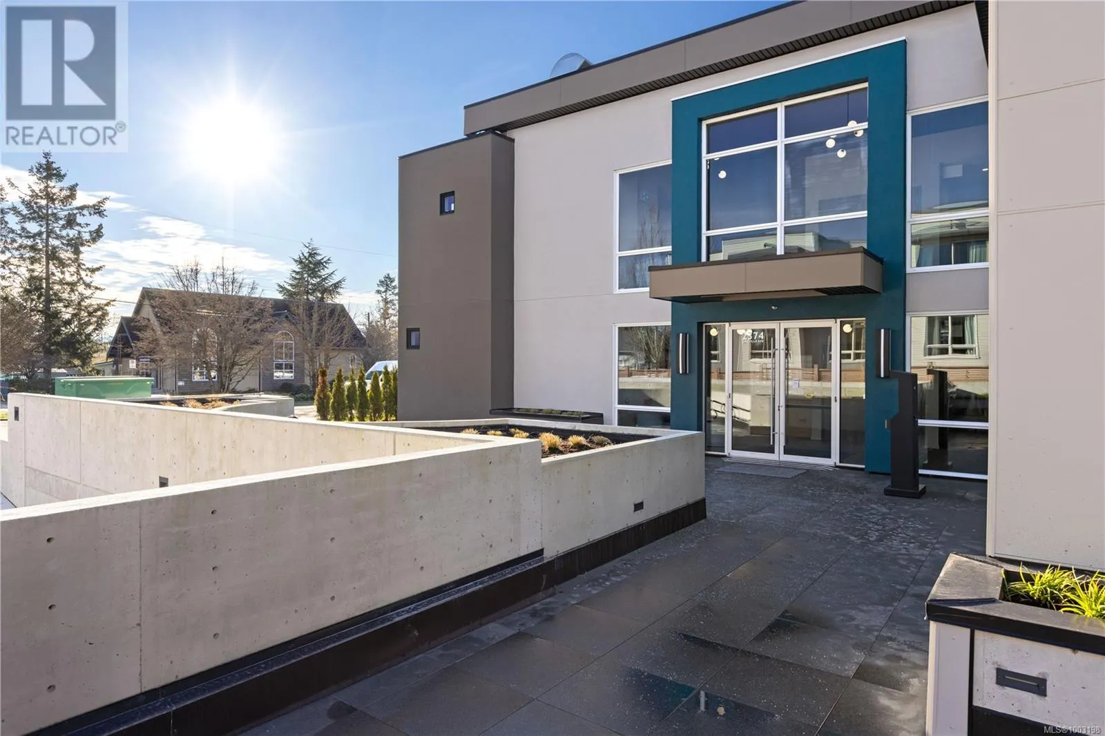 214 2374 Oakville Ave