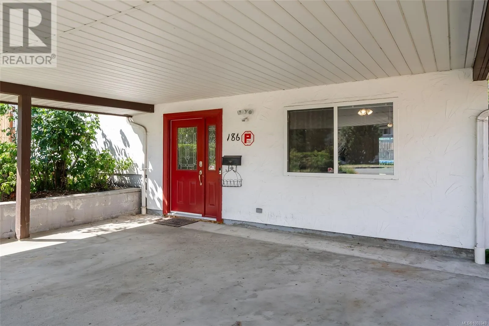 186 Acacia Ave