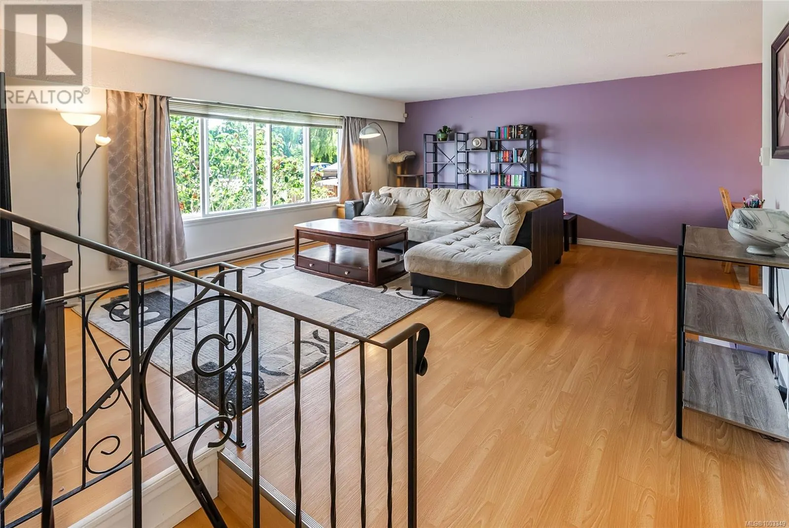 186 Acacia Ave