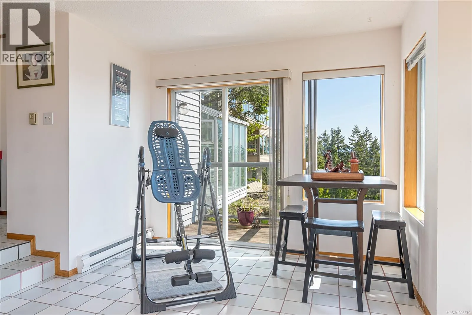 180 Canterbury Cres