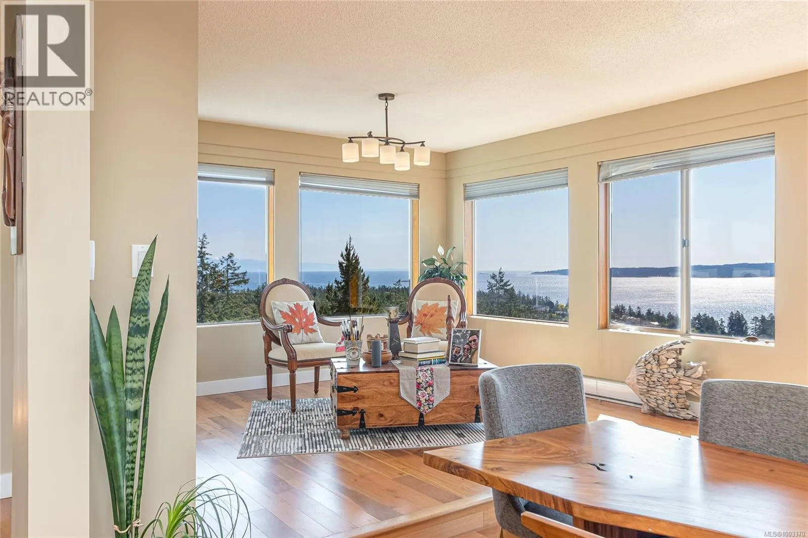 180 Canterbury Cres