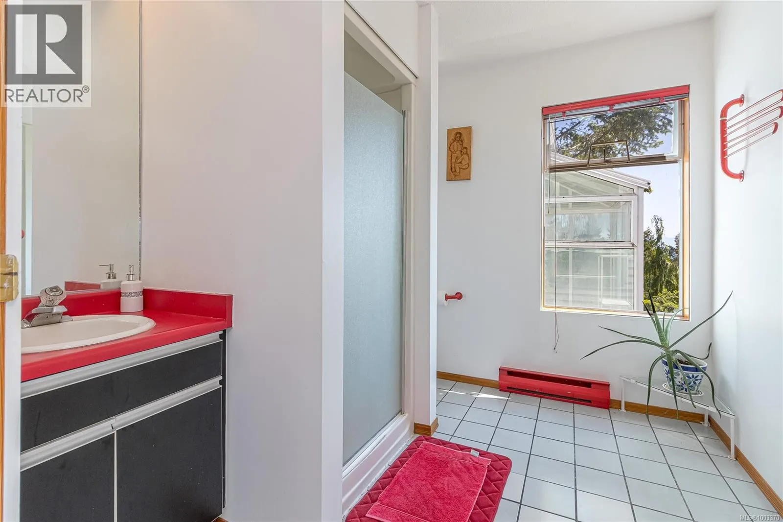 180 Canterbury Cres