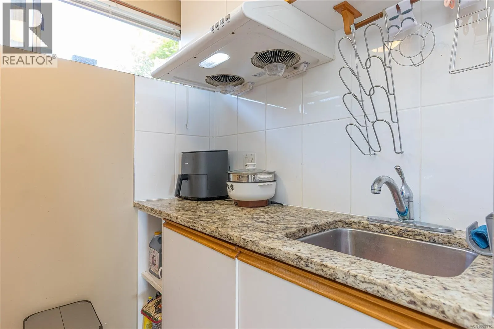 180 Canterbury Cres
