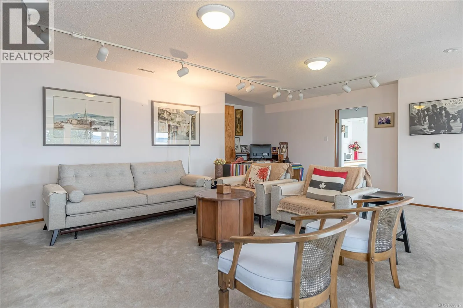180 Canterbury Cres