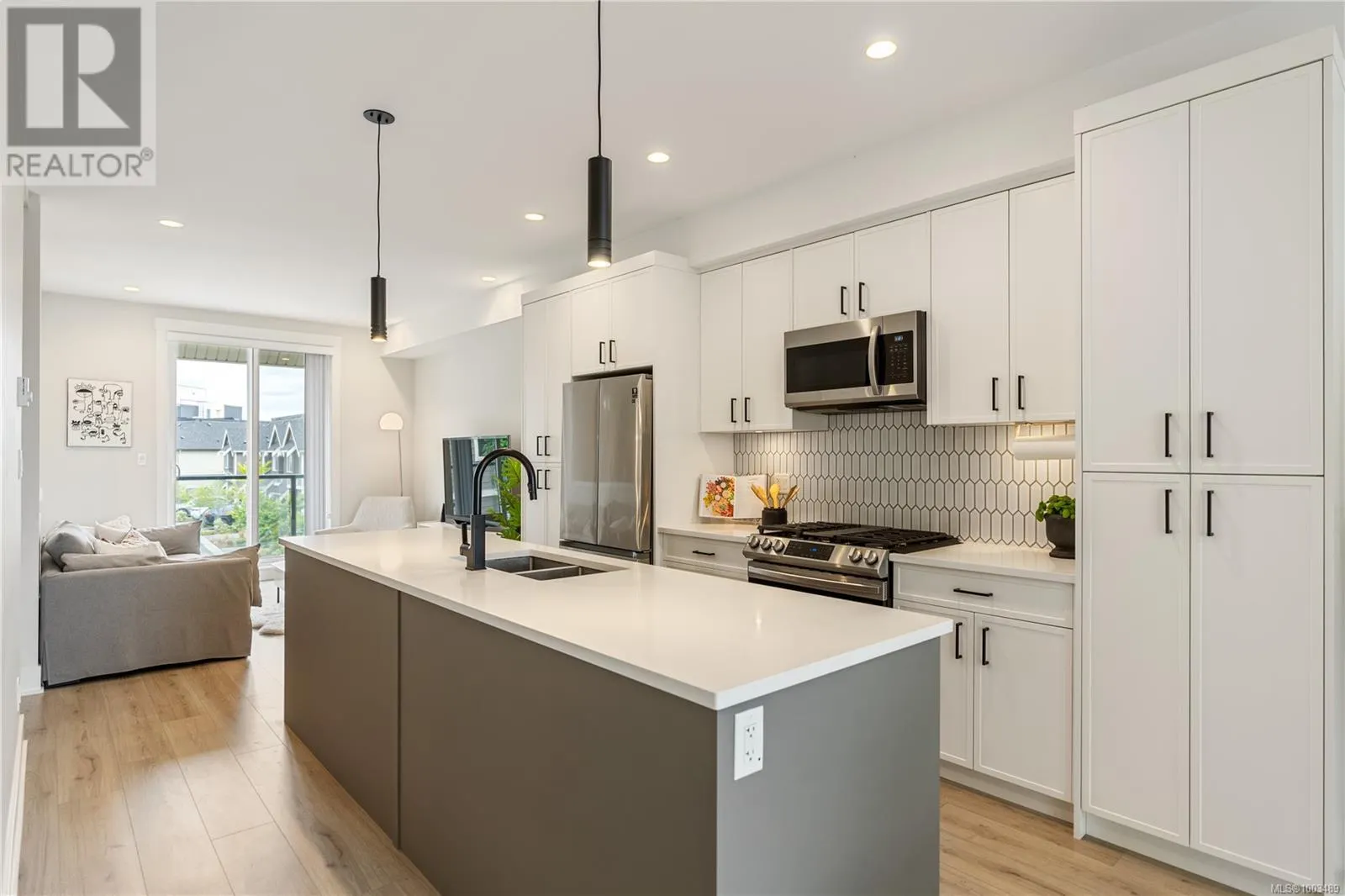 1161 Moonstone Loop