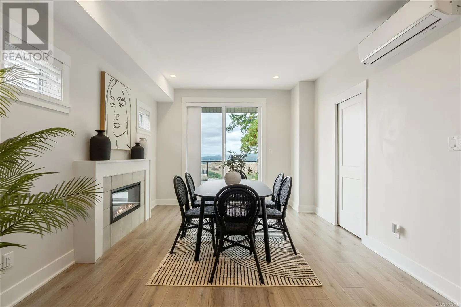 1161 Moonstone Loop