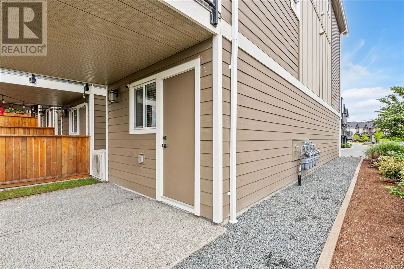 1161 Moonstone Loop